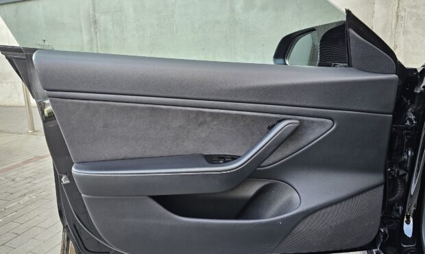 Миниатюра 30 Tesla Model 3 Dual Motor Long Range 2019