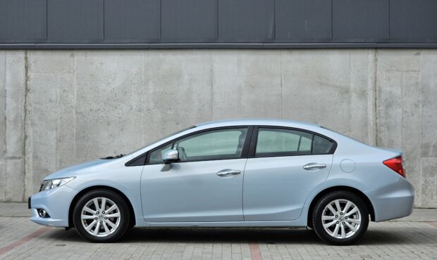 Мініатюра 3 Honda Civic 2012