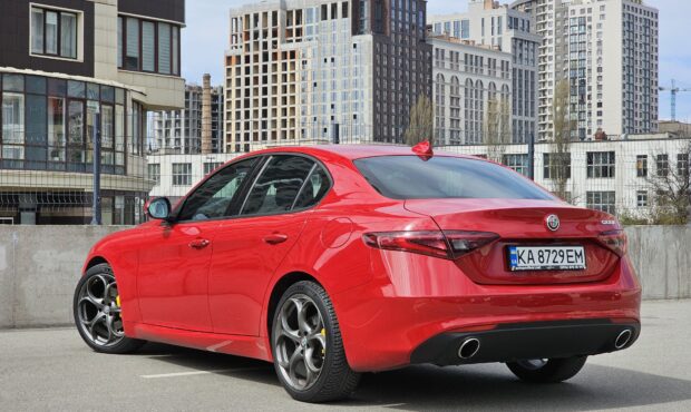 Мініатюра 3 Alfa Romeo Giulia 2019