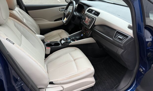 Миниатюра 34 Nissan Leaf 2019