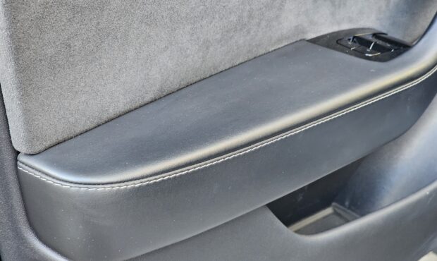 Миниатюра 31 Tesla Model 3 Dual Motor Long Range 2019