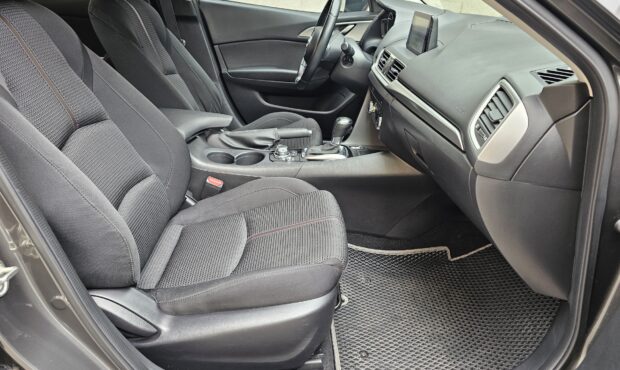 Миниатюра 32 Mazda 3 2017