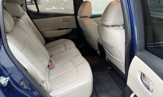 Миниатюра 36 Nissan Leaf 2019