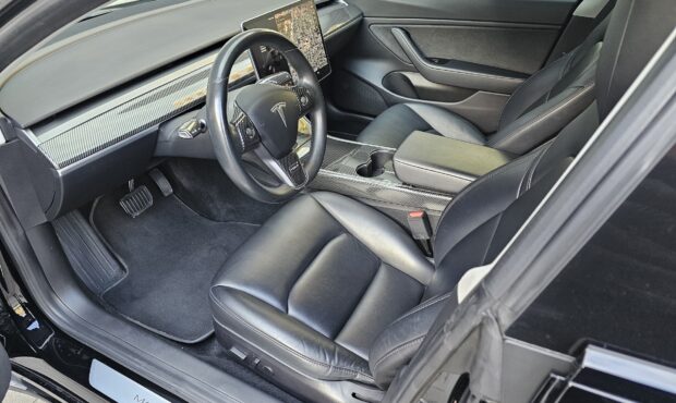 Миниатюра 33 Tesla Model 3 Dual Motor Long Range 2019