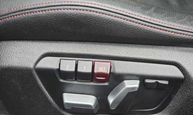 Миниатюра 33 BMW 4 Series 2016