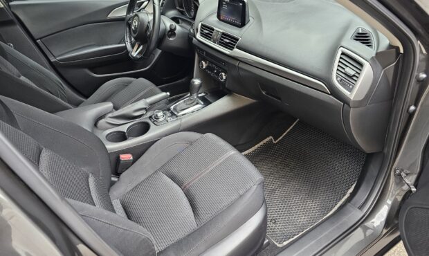 Миниатюра 33 Mazda 3 2017