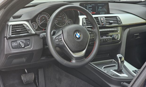 Миниатюра 34 BMW 4 Series 2016