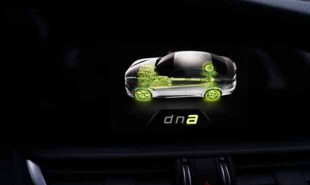 Мініатюра 40 Alfa Romeo Giulia 2019