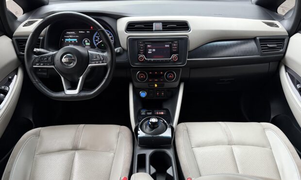 Миниатюра 40 Nissan Leaf 2019