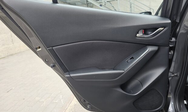Миниатюра 37 Mazda 3 2017