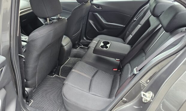 Миниатюра 38 Mazda 3 2017