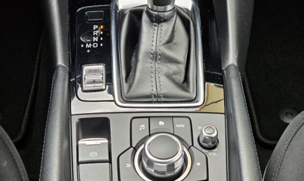 Миниатюра 42 Mazda 3 2018