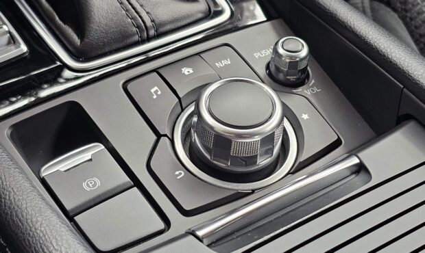 Миниатюра 44 Mazda 3 2018
