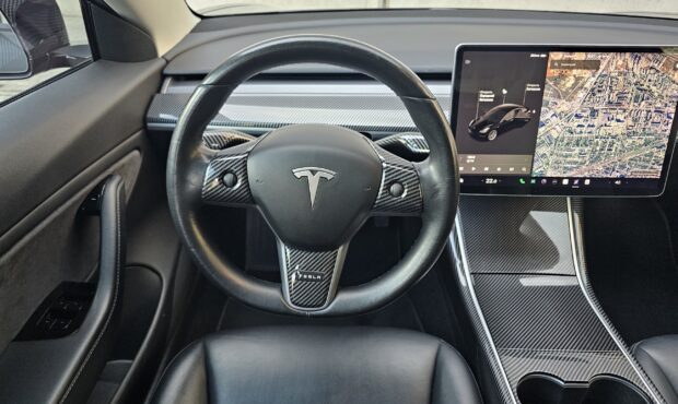 Миниатюра 41 Tesla Model 3 Dual Motor Long Range 2019