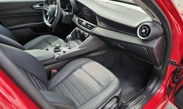 Мініатюра 48 Alfa Romeo Giulia 2019