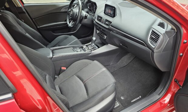 Миниатюра 46 Mazda 3 2018