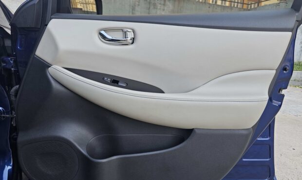Мініатюра 42 Nissan Leaf 2019