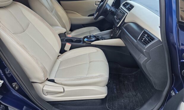 Мініатюра 43 Nissan Leaf 2019