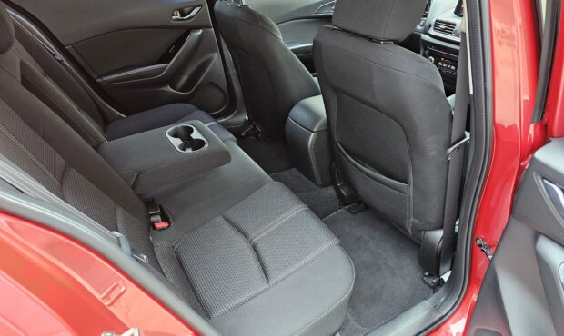 Миниатюра 47 Mazda 3 2017