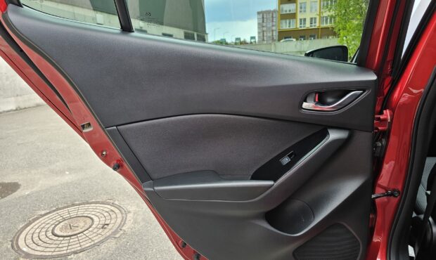Миниатюра 51 Mazda 3 2018