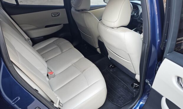 Мініатюра 48 Nissan Leaf 2019
