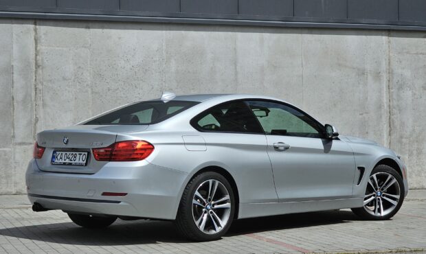 Миниатюра 5 BMW 4 Series 2016