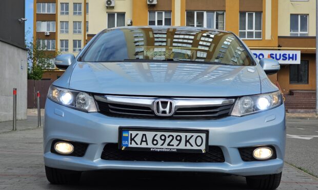 Мініатюра 7 Honda Civic 2012