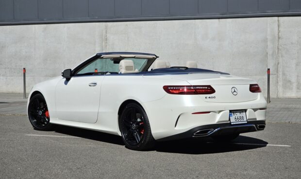 Мініатюра 3 Mercedes-Benz E-400 Cabriolet 2018
