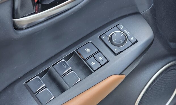 Мініатюра 30 Lexus NX-300H 2019 Hybrid