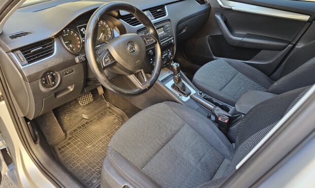 Мініатюра 32 Skoda Octavia A7 2013 1.6d