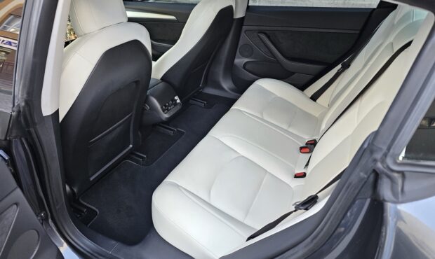 Мініатюра 44 Tesla Model 3 2021 Performance EU