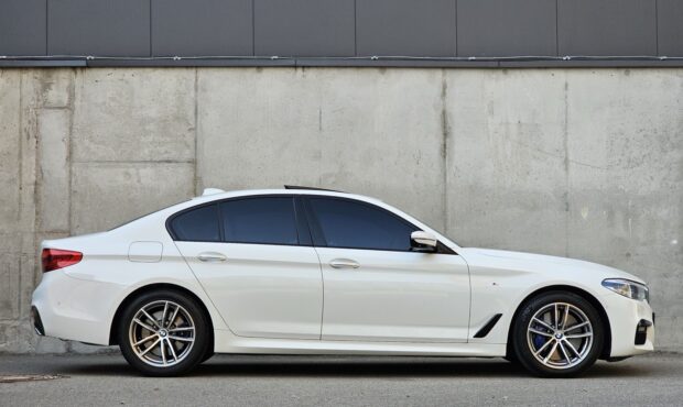 Мініатюра 6 BMW 5 Series 2017 G30 X-Drive M-Pack