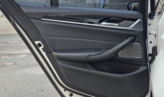 Мініатюра 66 BMW 5 Series 2017 G30 X-Drive M-Pack