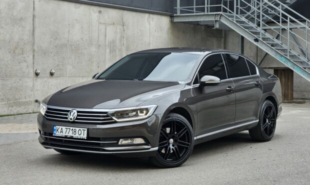 Миниатюра Volkswagen Passat 2017