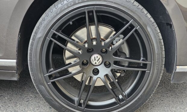 Миниатюра 11 Volkswagen Passat 2017