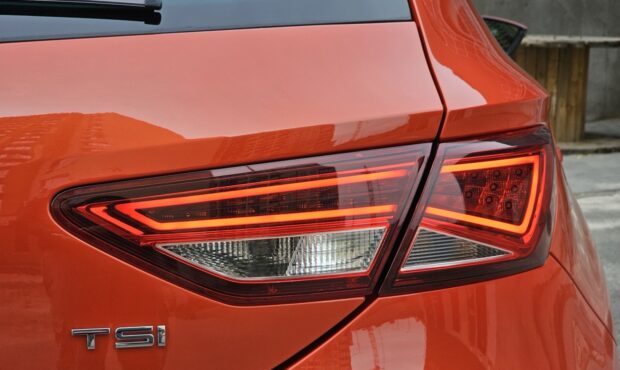 Мініатюра 14 Seat Leon FR Orange 2016