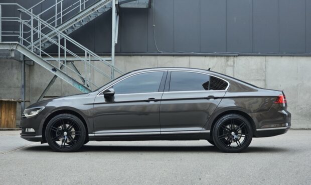 Миниатюра 2 Volkswagen Passat 2017