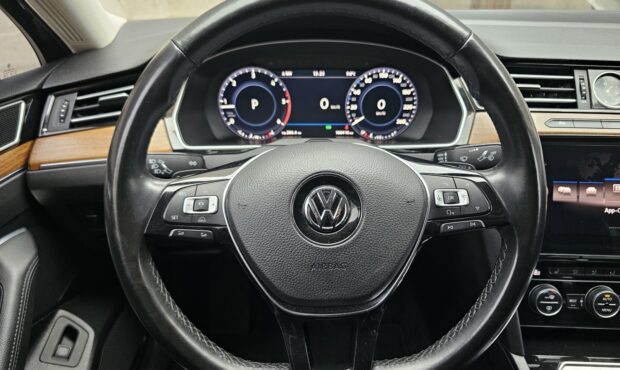 Миниатюра 26 Volkswagen Passat 2017