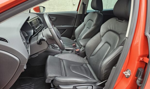 Мініатюра 27 Seat Leon FR Orange 2016