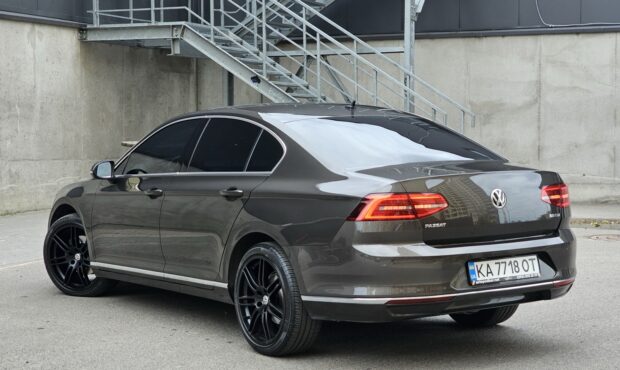 Миниатюра 3 Volkswagen Passat 2017