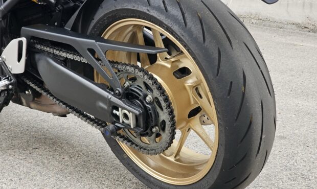 Мініатюра 32 Yamaha XSR 900 2023
