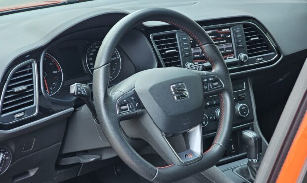 Мініатюра 30 Seat Leon FR Orange 2016