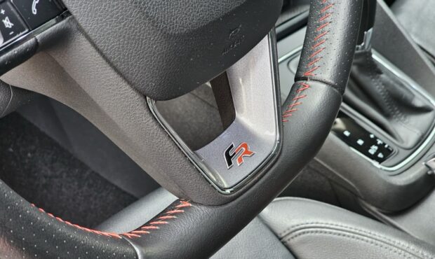 Мініатюра 32 Seat Leon FR Orange 2016