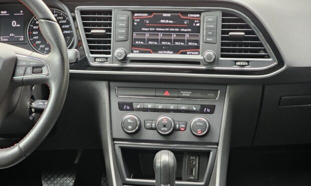 Мініатюра 38 Seat Leon FR Orange 2016