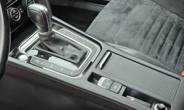 Миниатюра 41 Volkswagen Passat 2017