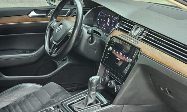 Миниатюра 45 Volkswagen Passat 2017