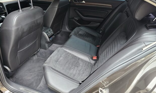 Миниатюра 49 Volkswagen Passat 2017