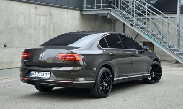 Миниатюра 5 Volkswagen Passat 2017