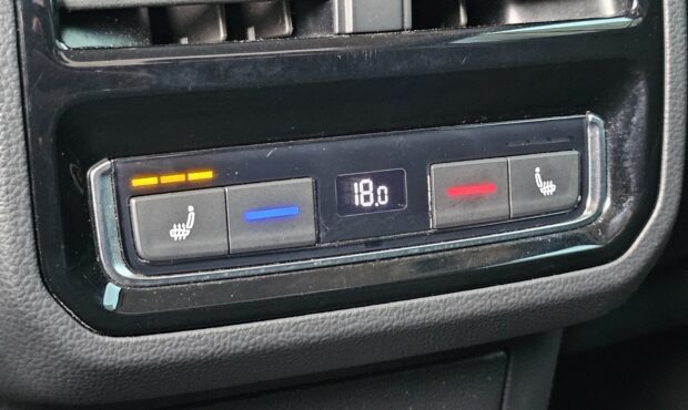 Миниатюра 50 Volkswagen Passat 2017