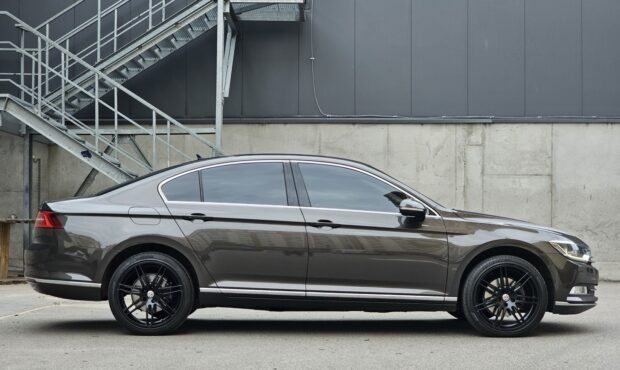 Миниатюра 6 Volkswagen Passat 2017